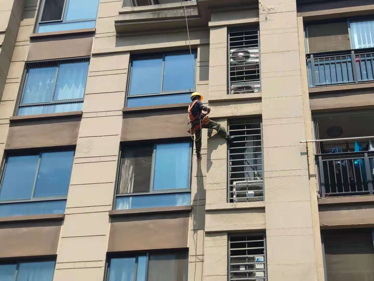 建筑節(jié)能工程外墻外保溫現(xiàn)場檢測抽樣方法、數(shù)量及判定標(biāo)準(zhǔn)