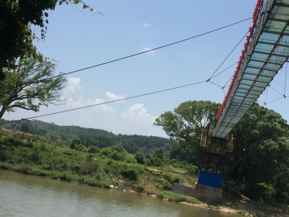 景區(qū)玻璃棧道安全檢測的重要性