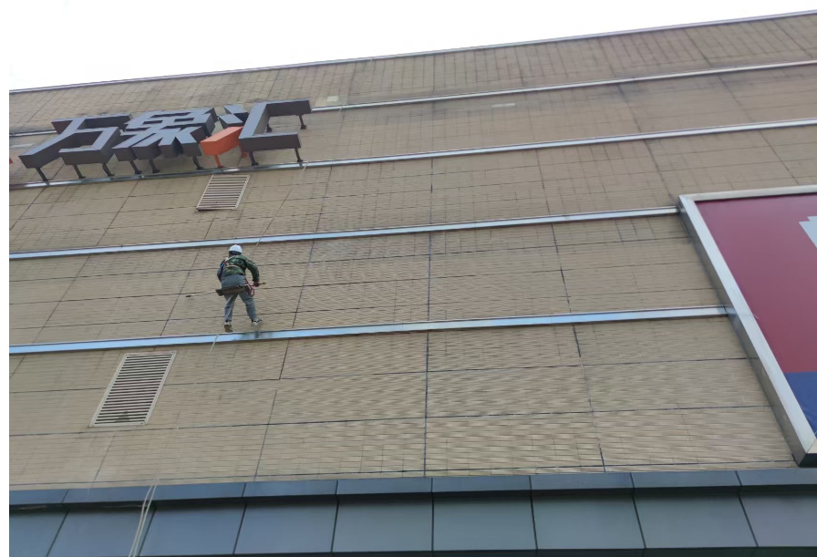 幕墻安全防線：玻璃與石材幕墻常規(guī)檢測全解析