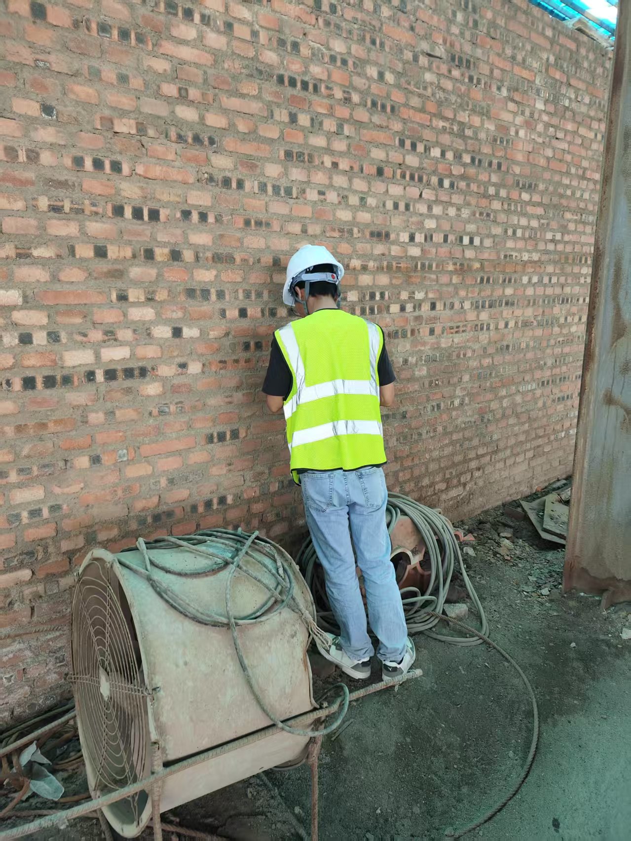 按下‘暫停鍵’的老樓：銅陵市某院病房樓停用待檢，全面沖刺鑒定