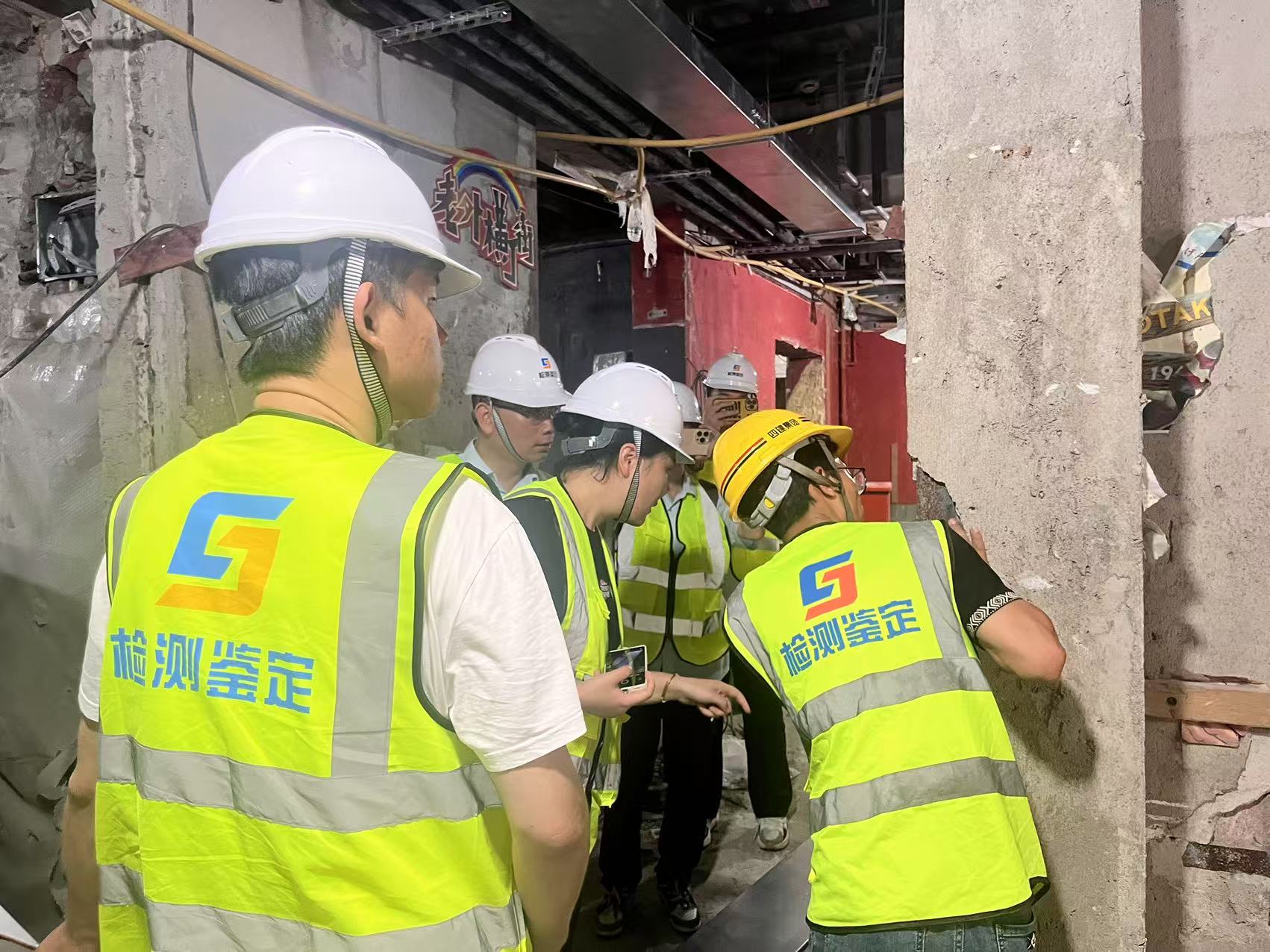 業(yè)主私挖地下室致整棟開(kāi)裂，如何保障房屋安全？