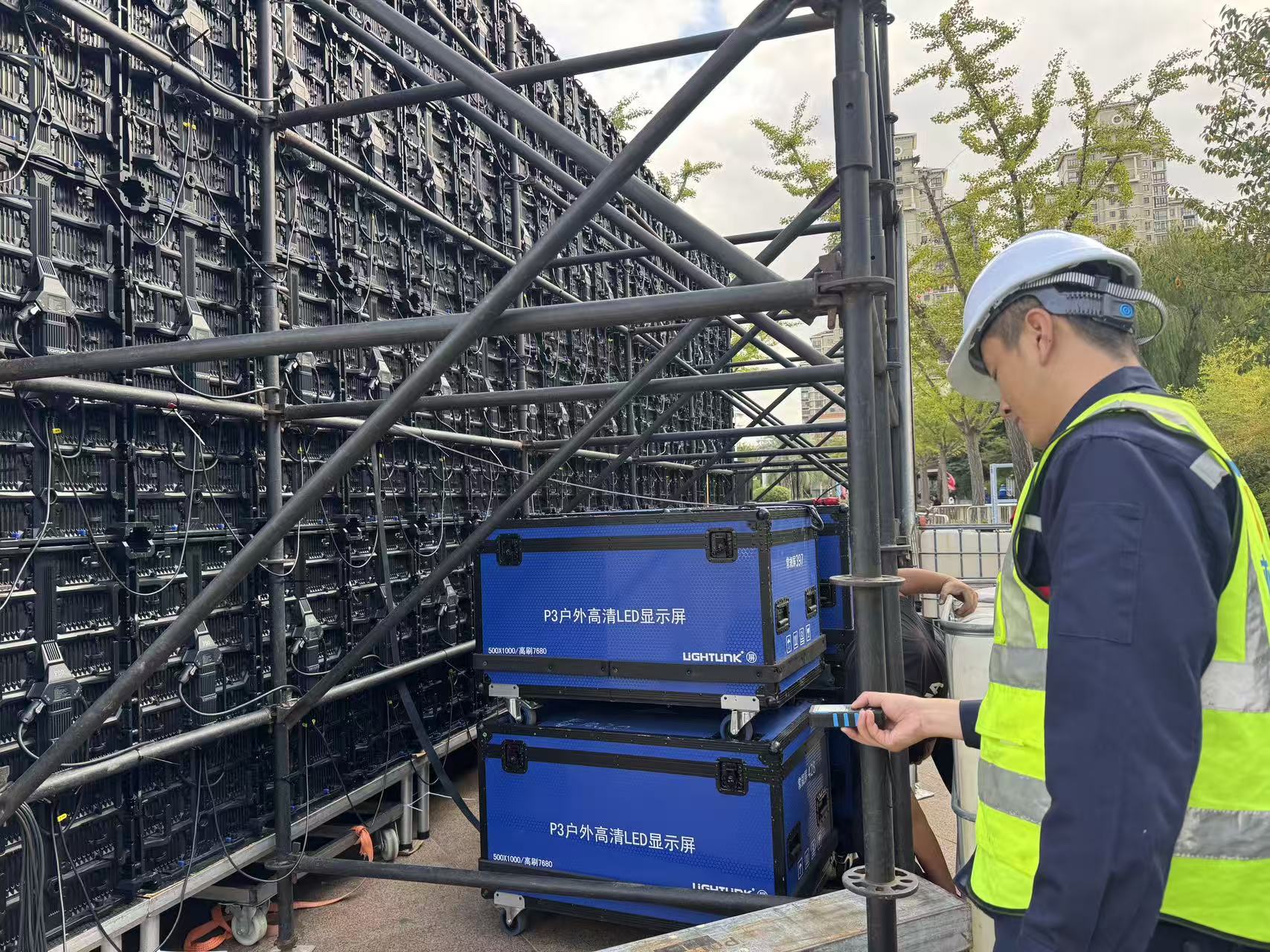  筑牢安全基石：戶外臨時(shí)舞臺(tái)檢測(cè)刻不容緩