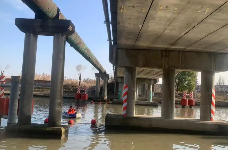 橋梁檢測進行中