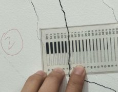 房屋出現(xiàn)裂縫怎么辦？房屋墻體裂縫怎么加固？