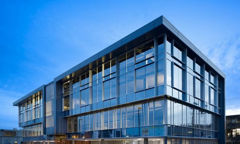 玻璃幕墻安全隱患有哪些?玻璃幕墻檢測費用標(biāo)準(zhǔn)